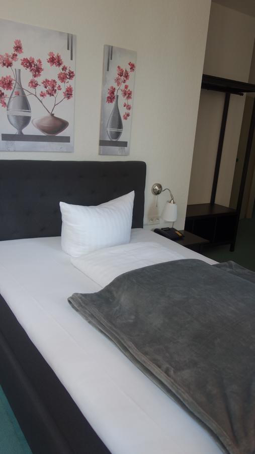 Hotel Restaurant Erbprinz Walldorf Dış mekan fotoğraf